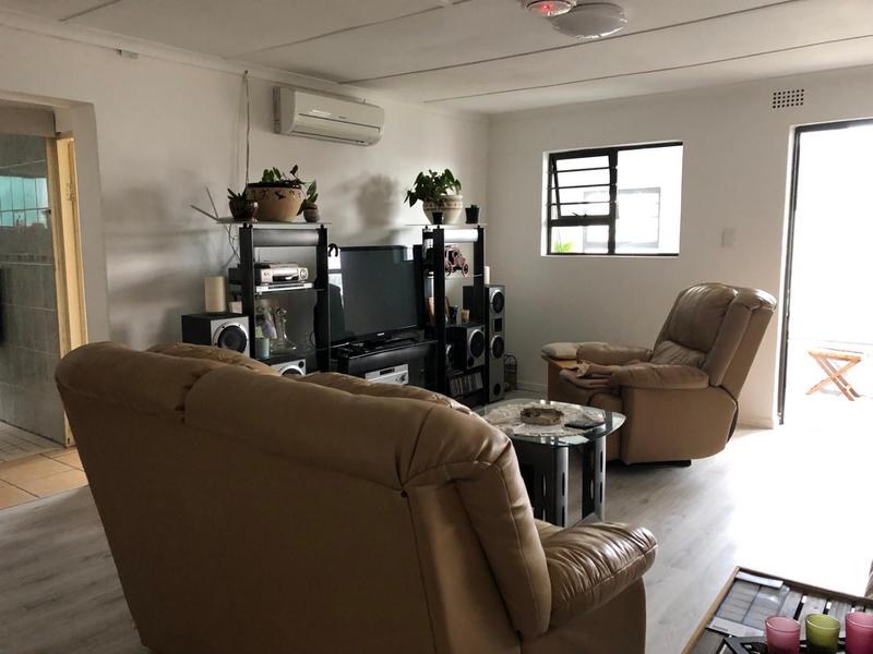 3 Bedroom Property for Sale in De Kelders Western Cape